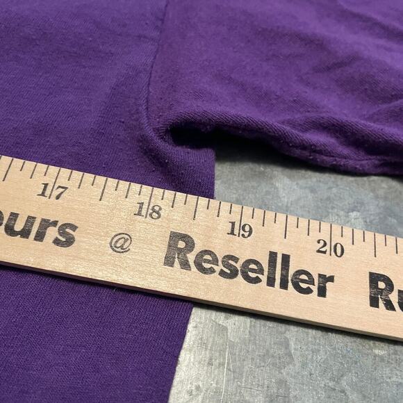 Vintage Betty Boop Embroidered Beautiful Lady Las Vegas Tee Shirt Medium Purple - Picture 9 of 10